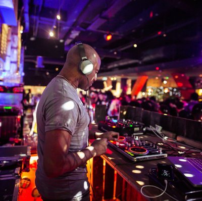 Man djing