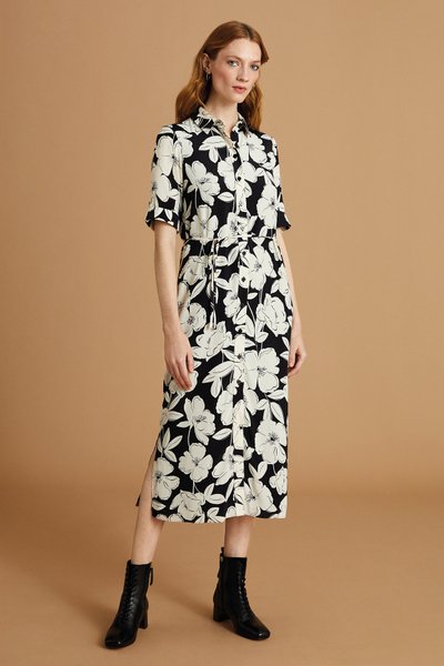 Woman monochrome floral shirt dress black lace up heeled boots